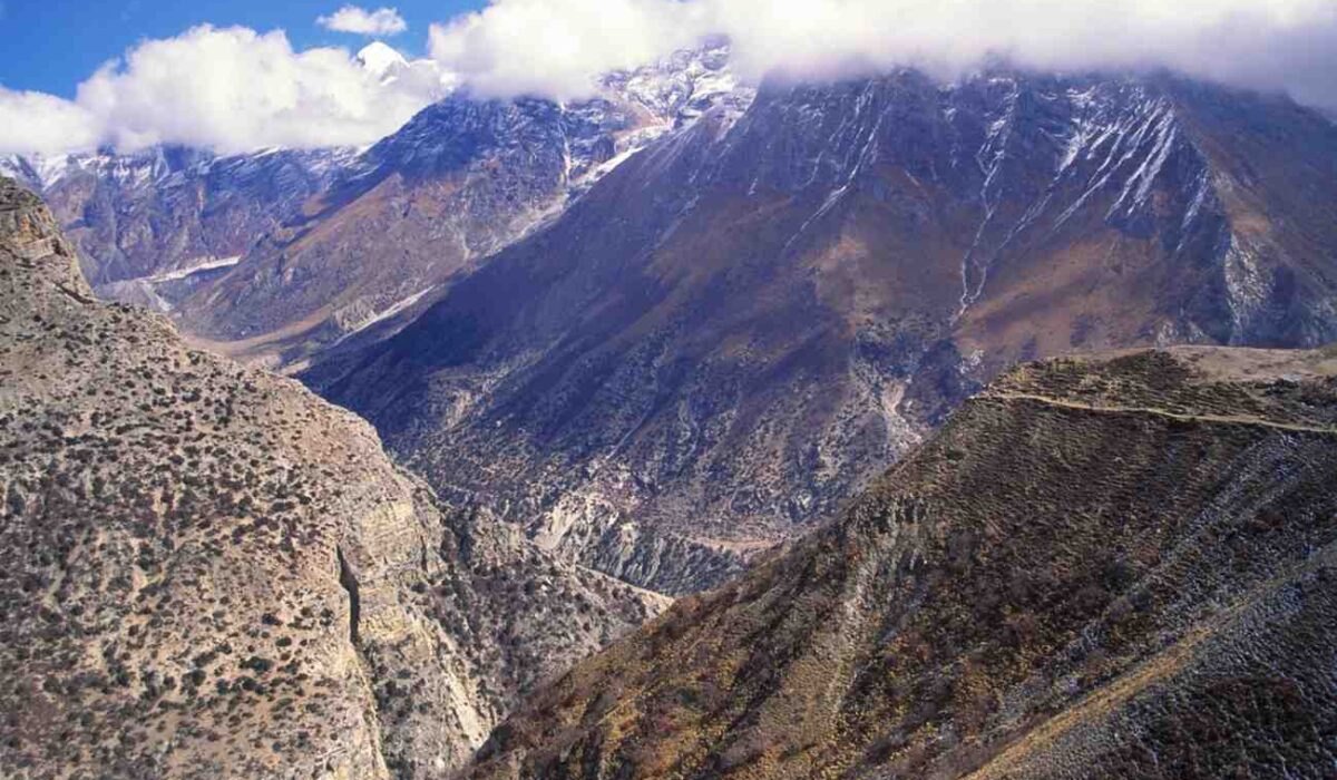 Teri La Pass Trek 047Naarhill min Pema Treks